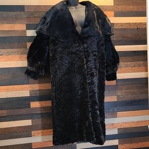 AMERICAN SIGNATURE FULL LENGHT FAUX FUELEGANT COAT